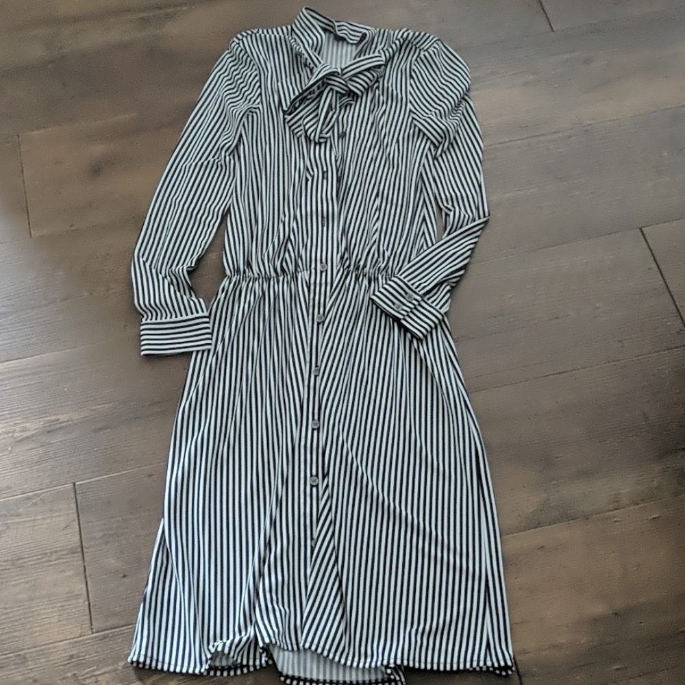 Adorable loft petite button up dress